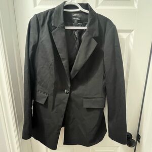 RW&CO. Classic Black Blazer